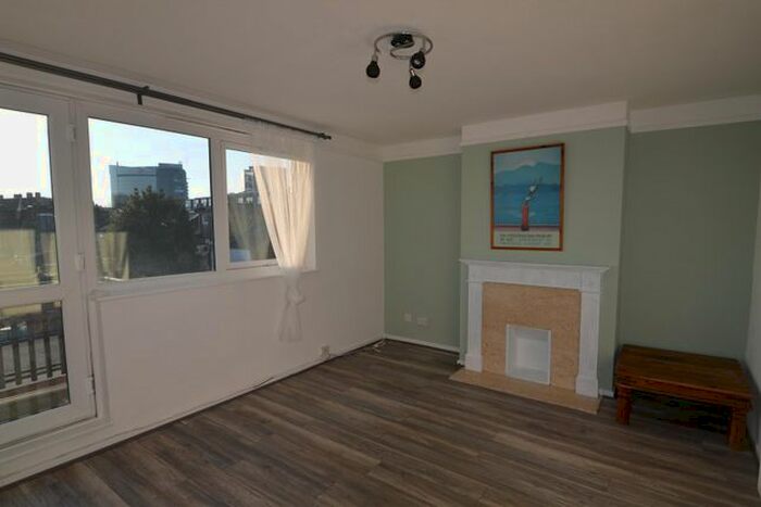 2 Bedroom Flat To Rent In Glenhurst Road, Brentford, TW8