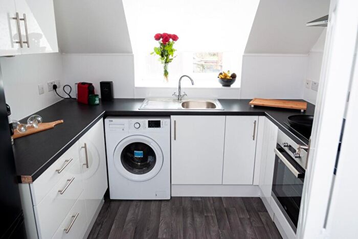 2 Bedroom Flat To Rent In Romney Avenue, Bristol, BS7
