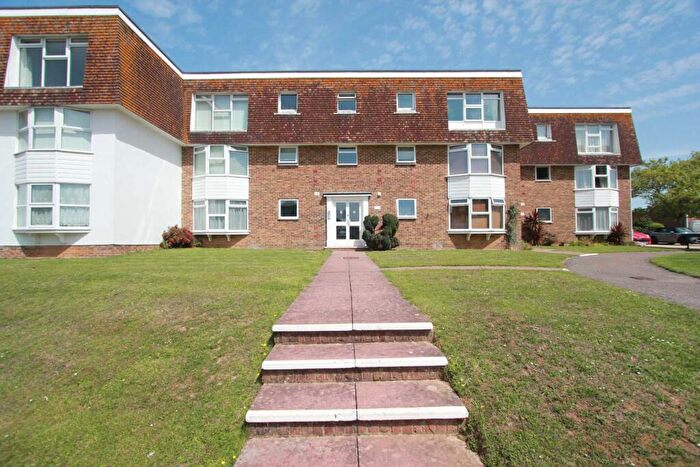 2 Bedroom Flat To Rent In Westlake Gardens, Worthing, BN13