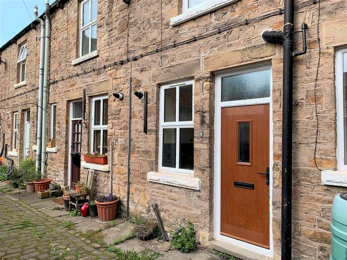 2 Bedroom Terraced House To Rent In The Owlers, Whaley Bridge, High Peak, SK23