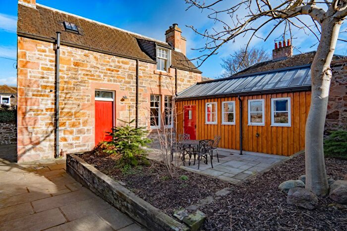 2 Bedroom Detached House For Sale In High Street, Inverness, IV3