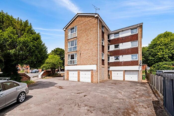 2 Bedroom Flat For Sale In Salisbury Road, Dover, CT16