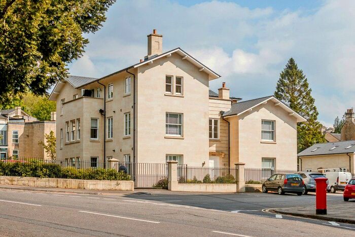 2 Bedroom Flat To Rent In Sydney Lawn, Sydney Place, Bath, Somerset BA2