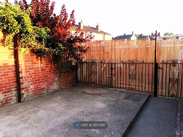 3 Bedroom Terraced House To Rent In Castleford, Castleford, WF10