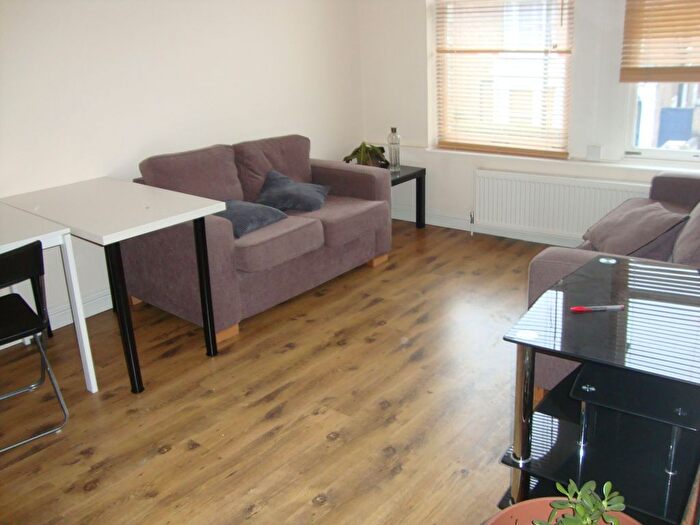 2 Bedroom Flat To Rent In Turnpike Lane, London, N8