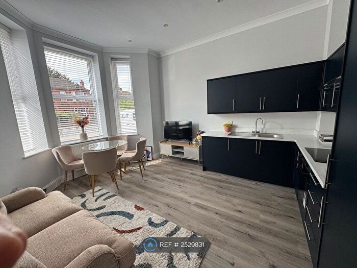 2 Bedroom Flat To Rent In Brownhill Road, London, SE6