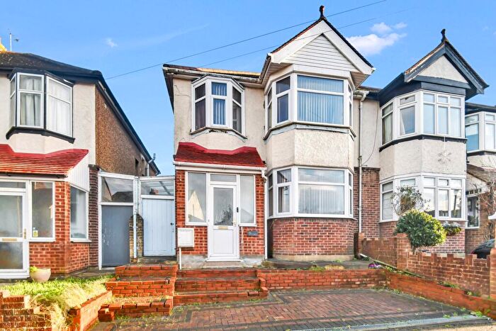 3 Bedroom Semi-Detached House For Sale In Barnsole Road, Upper Gillingham, ME7