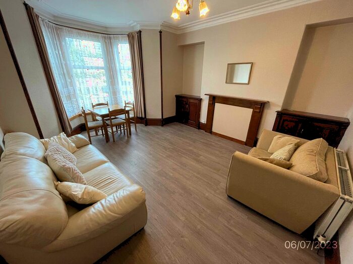 2 Bedroom Flat To Rent In Fonthill Road, Flat, St Floor Right, Aberdeen, AB11