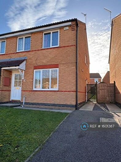 3 Bedroom Semi-Detached House To Rent In Burchnall Road, Leicester, LE3