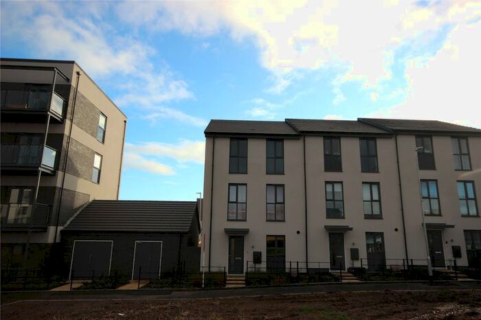 4 Bedroom End Of Terrace House To Rent In Clover Way, Stoke Gifford, Bristol BS34