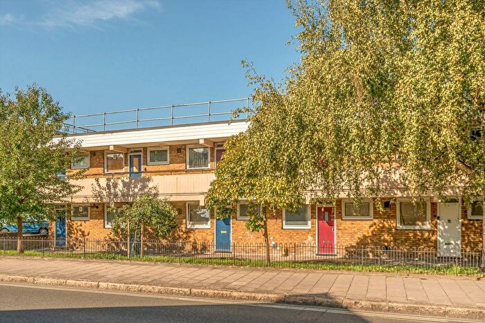 1 Bedroom Flat To Rent In Consort Road, Peckham, SE15