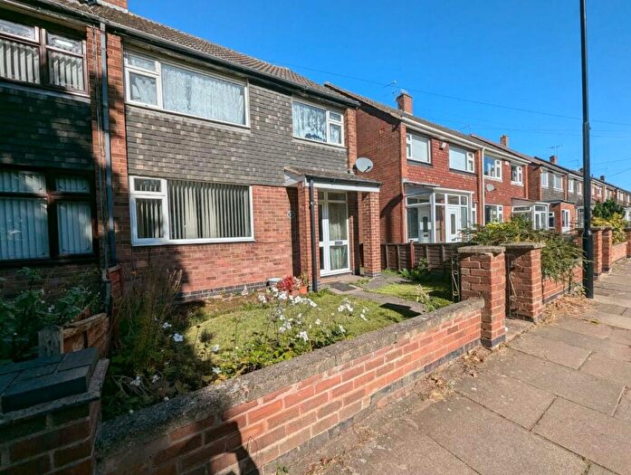 3 Bedroom Semi-Detached House To Rent In Pleydell Close, Coventry, CV3