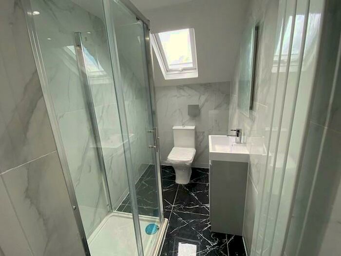 1 Bedroom Flat To Rent In Aigburth Road, Liverpool, L17