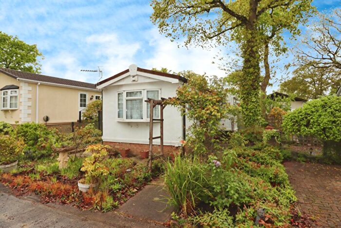 2 Bedroom Detached House For Sale In Ram Hill, Bristol, Avon, BS36