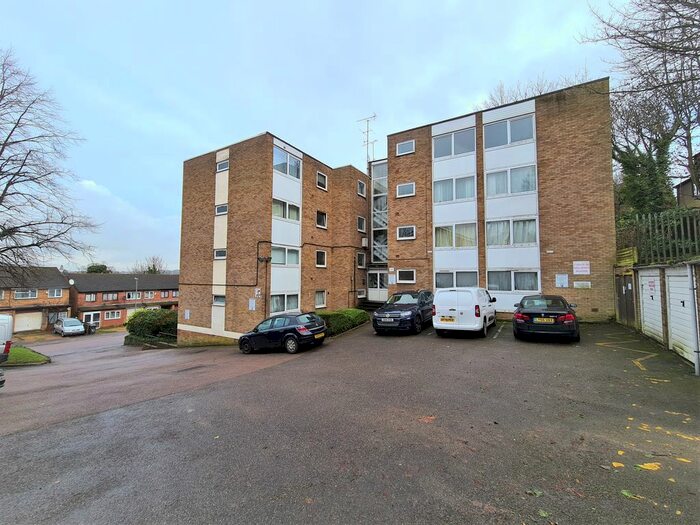 1 Bedroom Flat To Rent In Downs Court, Luton, LU1