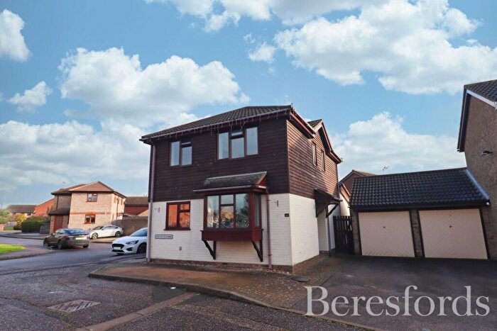 3 Bedroom Detached House For Sale In Golding Thoroughfare, Chelmer Village, CM2