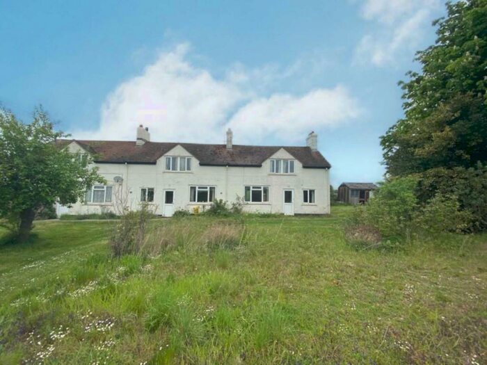 6 Bedroom Semi-Detached House For Sale In Amesbury, SP4