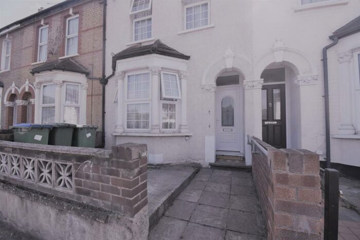3 Bedroom Terraced House To Rent In Lower Road Belvedere, DA17