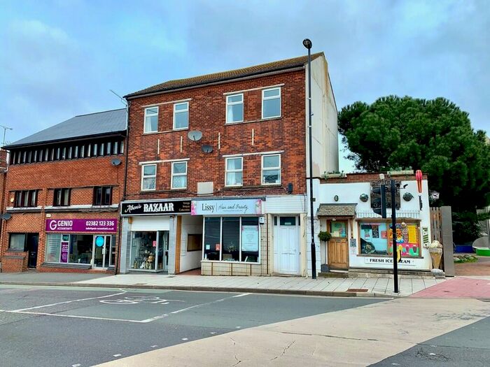 2 Bedroom Flat To Rent In Portsmouth Road, Southampton, SO19