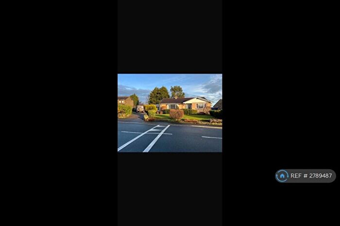 4 Bedroom Bungalow To Rent In Kaye Lane, Huddersfield, HD5