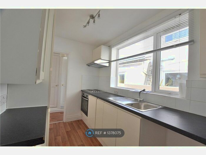 3 Bedroom Terraced House To Rent In Tredworth Road, Gloucester, GL1