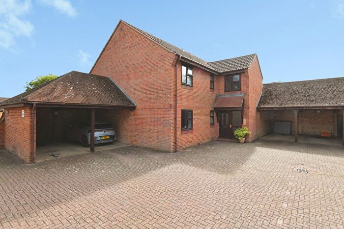 2 Bedroom Property For Sale In Wood Green, Basildon, Essex, SS13