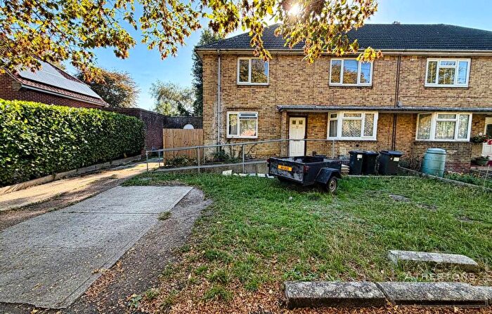 2 Bedroom Flat For Sale In Mandale Road, Bournemouth, BH11