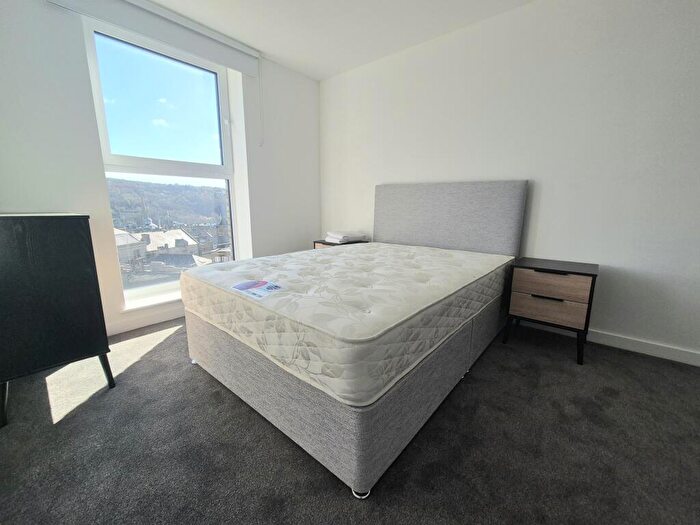 1 Bedroom Apartment To Rent In Cow Green, Halifax, HX1