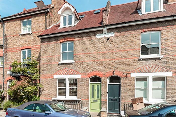 3 Bedroom Property To Rent In The Vineyard, St Margarets, TW10