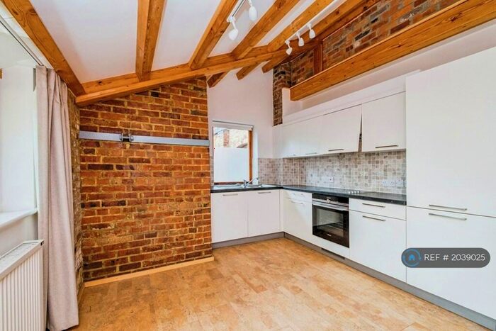 1 Bedroom Flat To Rent In Smithbrook Kilns, Cranleigh, GU6