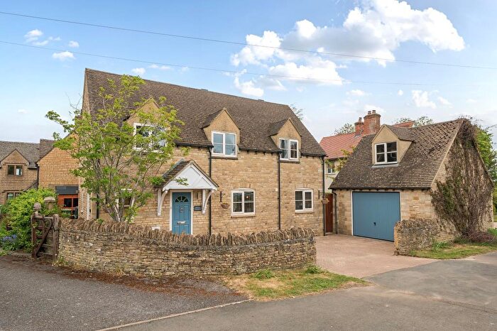 4 Bedroom Detached House To Rent In Old Burford Road, Bledington, OX7