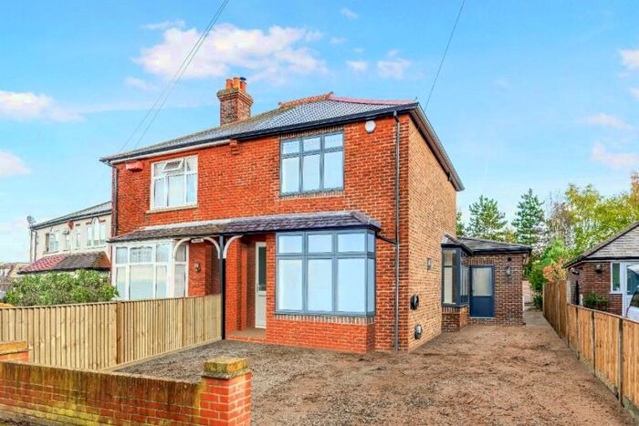 3 Bedroom Semi-Detached House To Rent In Woking, GU21