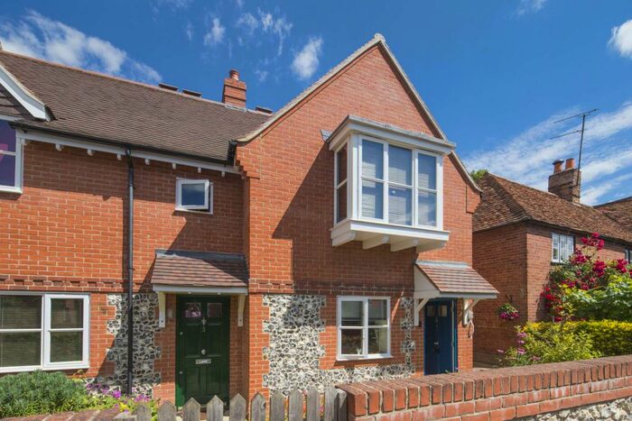 2 Bedroom Apartment To Rent In Belleme Mews, Goring On Thames, RG8