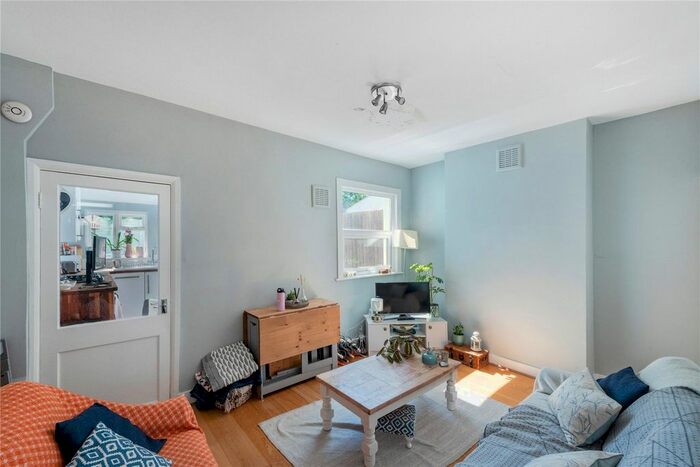 3 Bedroom Terraced House To Rent In Fountain Road, London, SW17