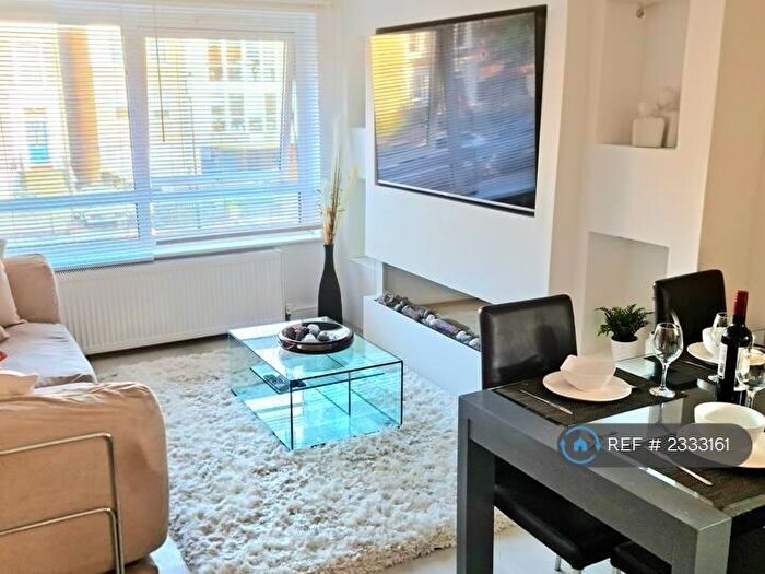 2 Bedroom Flat To Rent In Leyton Court Forest Hill, Forest Hill, SE23