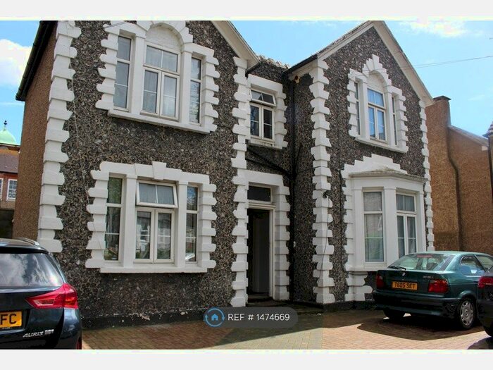 Studio To Rent In Tooting, London, SW17