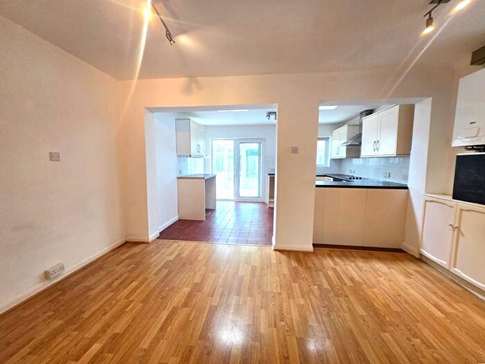 3 Bedroom Semi Detached House To Rent In The Drive, Feltham, Middlesex, TW14