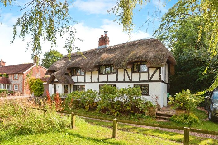 3 Bedroom Cottage For Sale In Oakley Lane, Oakley, Basingstoke, Hampshire, RG23