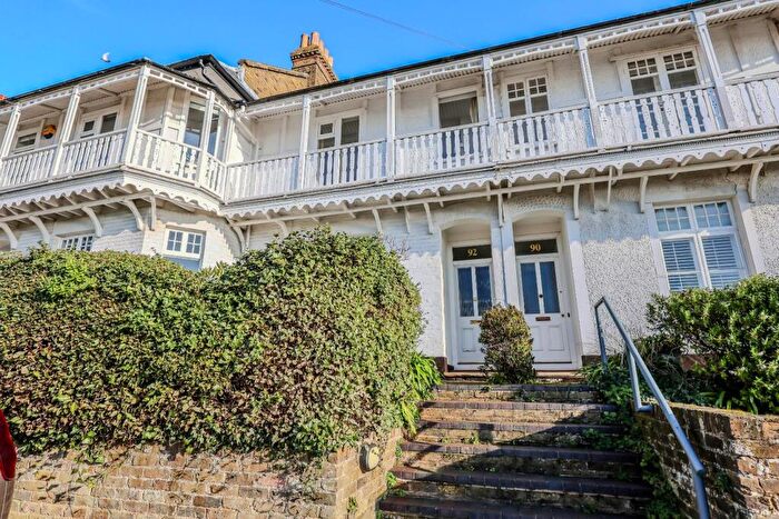 2 Bedroom Terraced House For Sale In Leigh Hill, Leigh-On-Sea, SS9