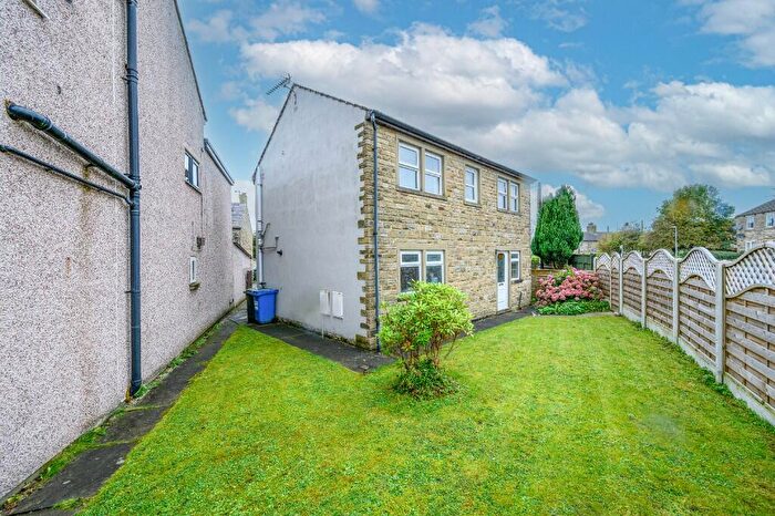 3 Bedroom Detached House For Sale In East View, Hellifield, BD23