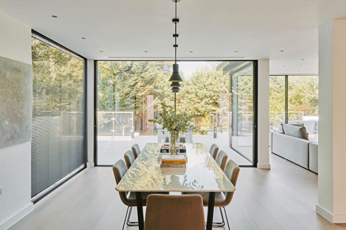 5 Bedroom Detached House For Sale In Durham Avenue, Bromley, BR2