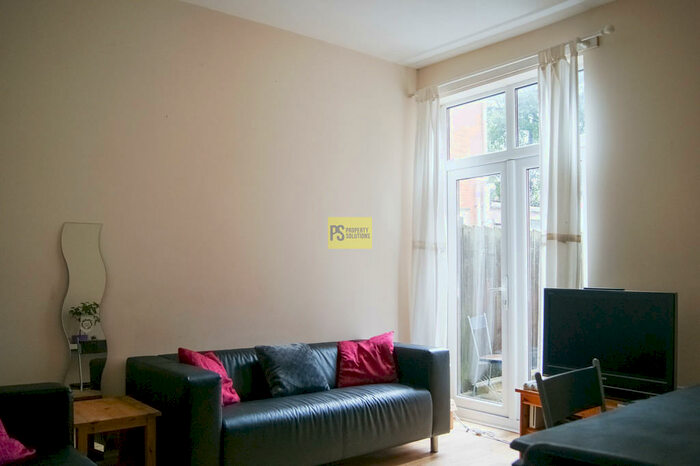 5 Bedroom Terraced House To Rent In Raddlebarn Road, Selly Oak - Student Property, B29