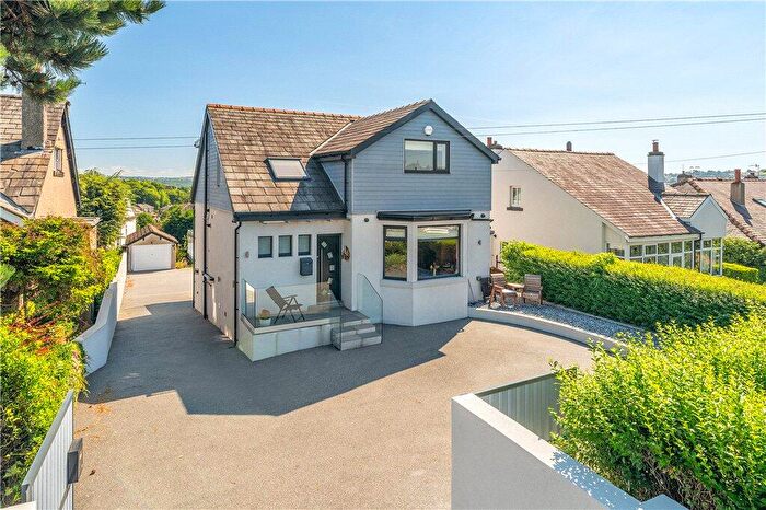 4 Bedroom Detached House For Sale In Baildon Road, Baildon, West Yorkshire, BD17