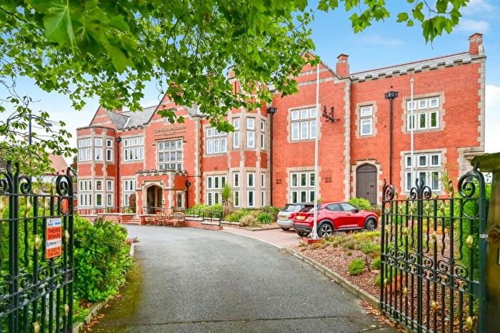 2 Bedroom Flat For Sale In Blundellsands Road West, Blundellsands, Merseyside, L23