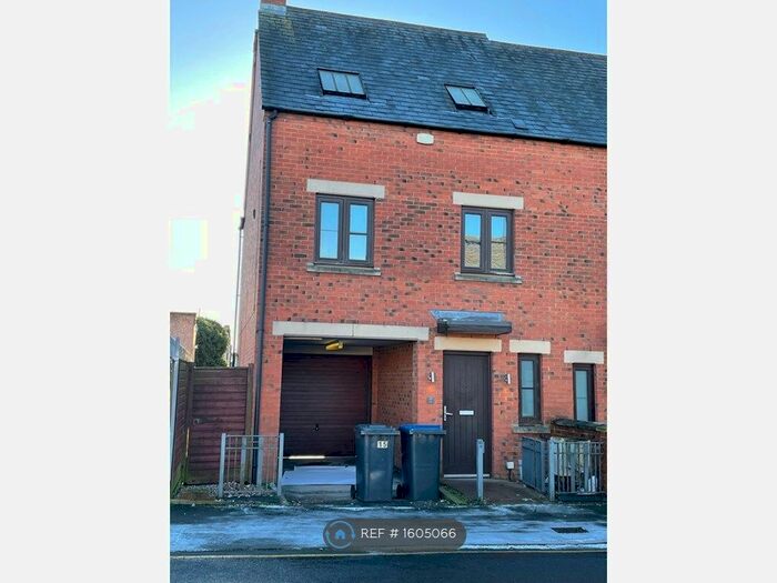 3 Bedroom Semi-Detached House To Rent In The Quarters, Hinckley, LE10