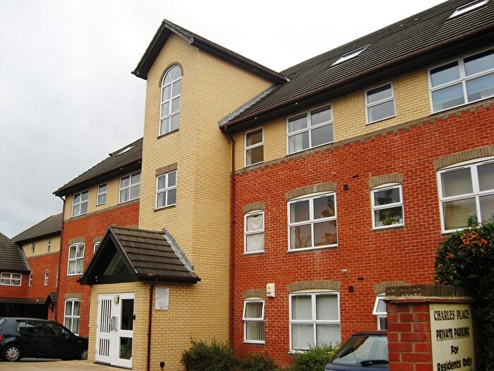2 Bedroom Flat To Rent In Charles Place, Reading, RG1