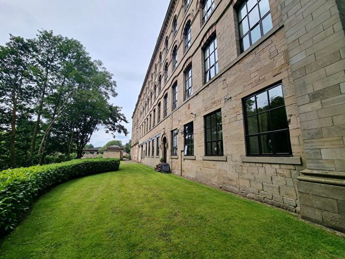 2 Bedroom Flat To Rent In The Spinnings, Waterside Road, Bury, BL9