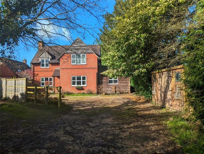 3 Bedroom Detached House For Sale In Vinneys Close, Brockenhurst, Hampshire, SO42