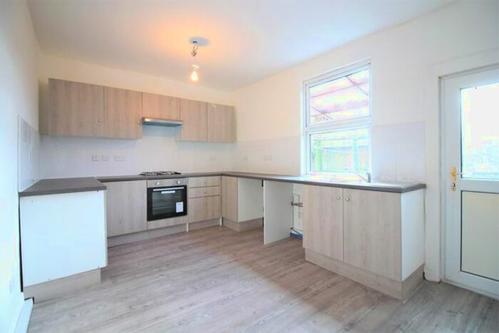 4 Bedroom End Of Terrace House To Rent In Martindale Road, Hounslow, TW4