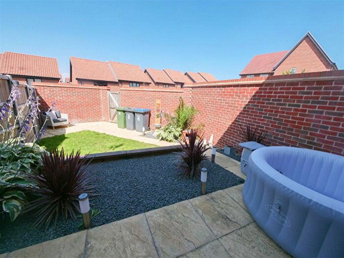 3 Bedroom End Of Terrace House For Sale In Baines Way, Framlingham, Suffolk, IP13